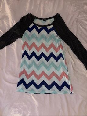 Rue21 Chevron Print Tee in Navy, Mint & Dusty Pink